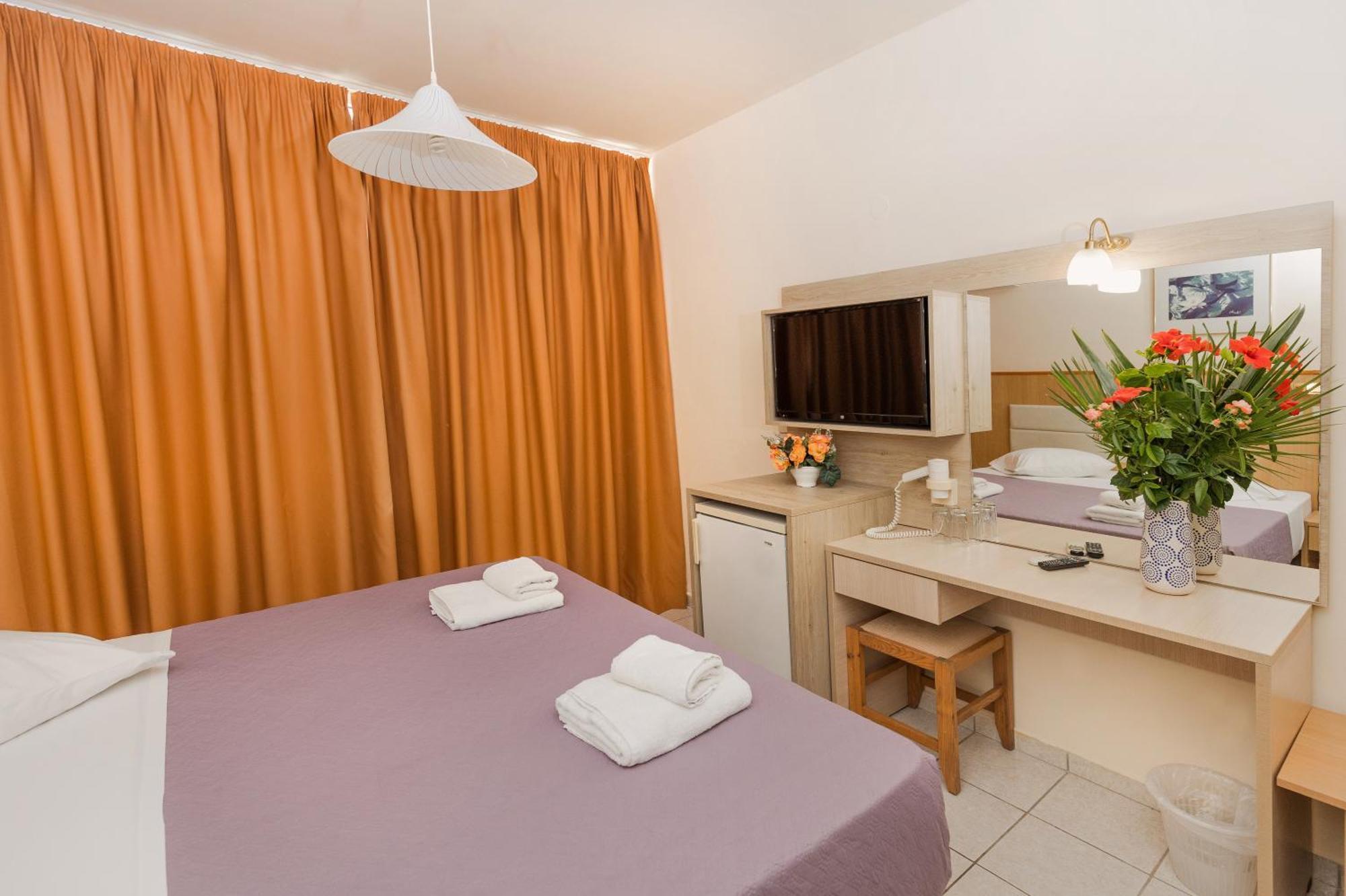Eri Beach & Village Hotel Hersonissos  Exterior photo