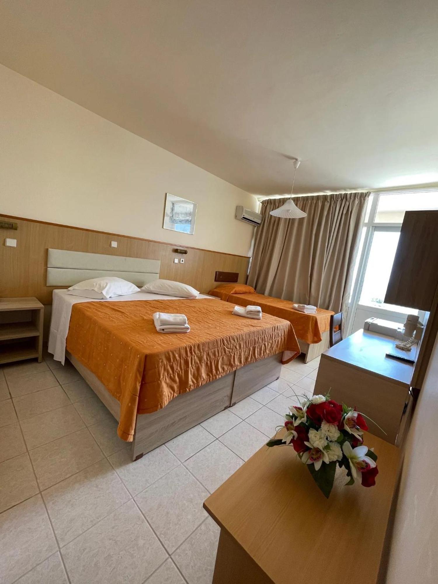 Eri Beach & Village Hotel Hersonissos  Exterior photo