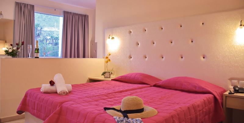 Eri Beach & Village Hotel Hersonissos  Exterior photo